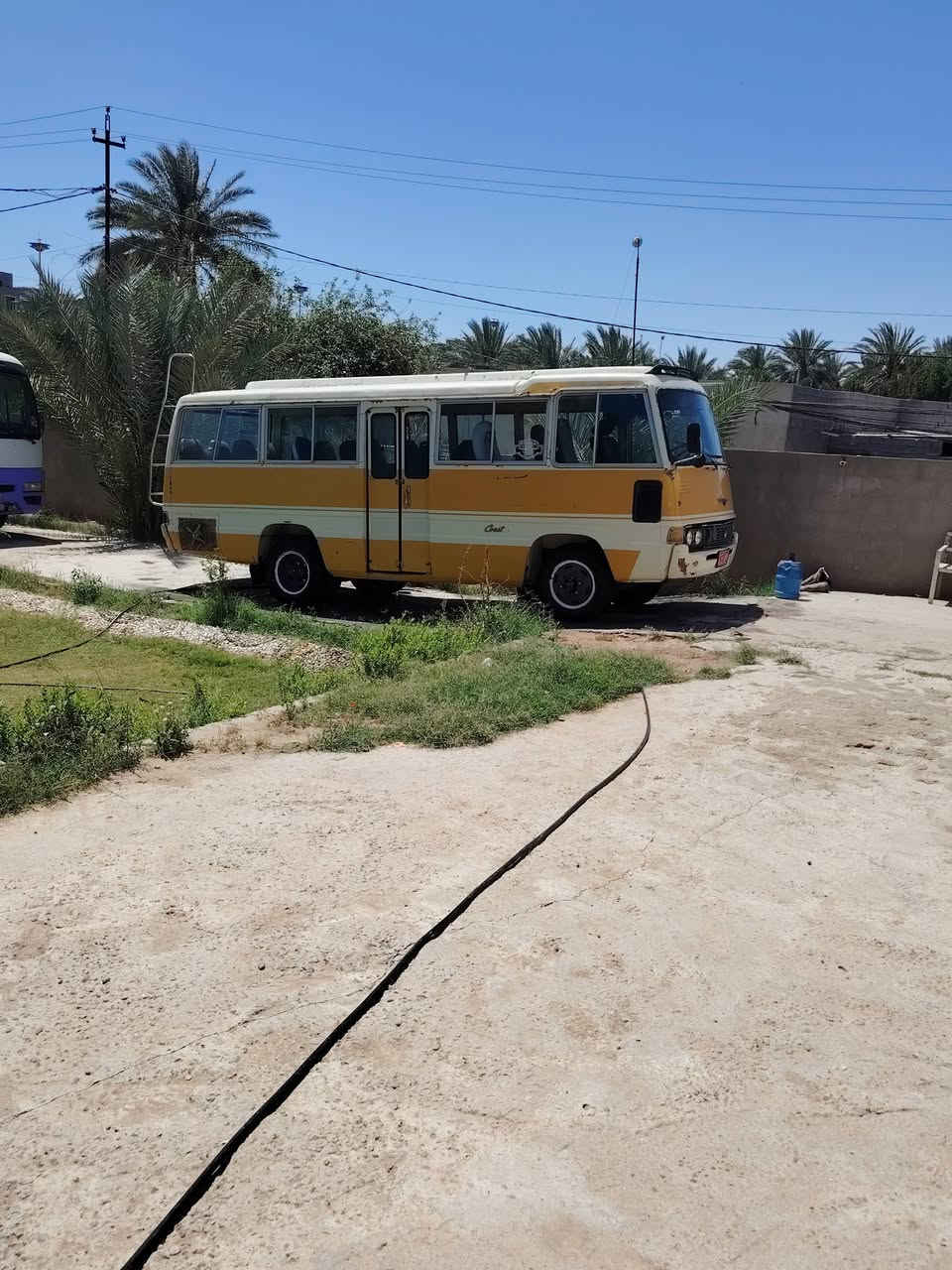 سلام عليكم سياره كصيفه للبيع سياره نضيفه كير ومكينه واكسن خير من الله دواخل نضيفه تخم تاير سياره خير من الله عندي وكاله السعر ب٤ مليون وبيه مجال ***********
