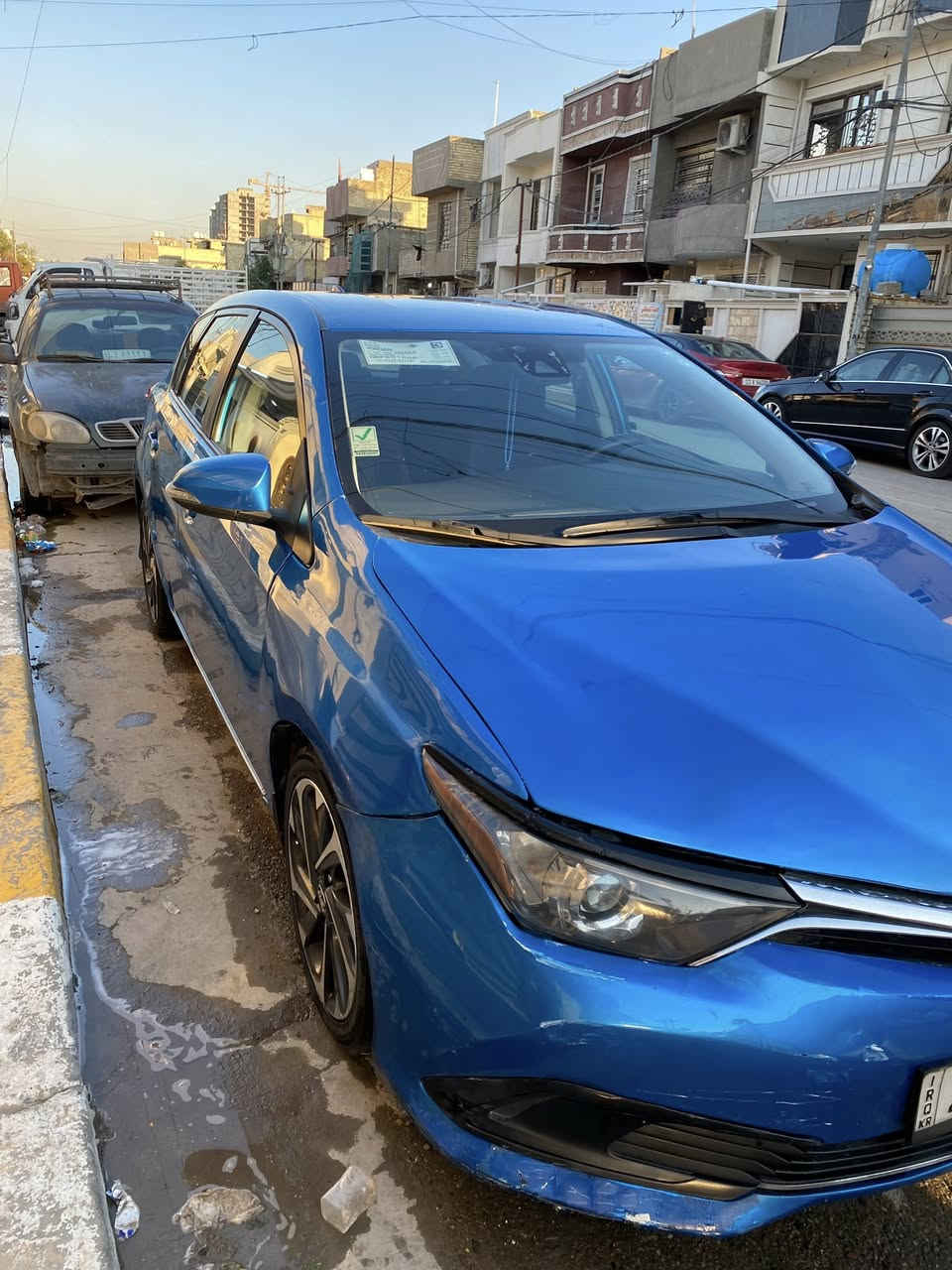 السلام عليكم كورلا هاج باك موديل 2017 رقم اربيل الدولي هزه جديده سنويه جديد باسمي السياره جاهزه حادثهة جاملغ وبنيد تبريد تدفئه شغال صدر جديد تخم تاير مكينه كير خير من الله جاهزه السياره مكان السياره بغداد الحريه 
رقمي ***********
