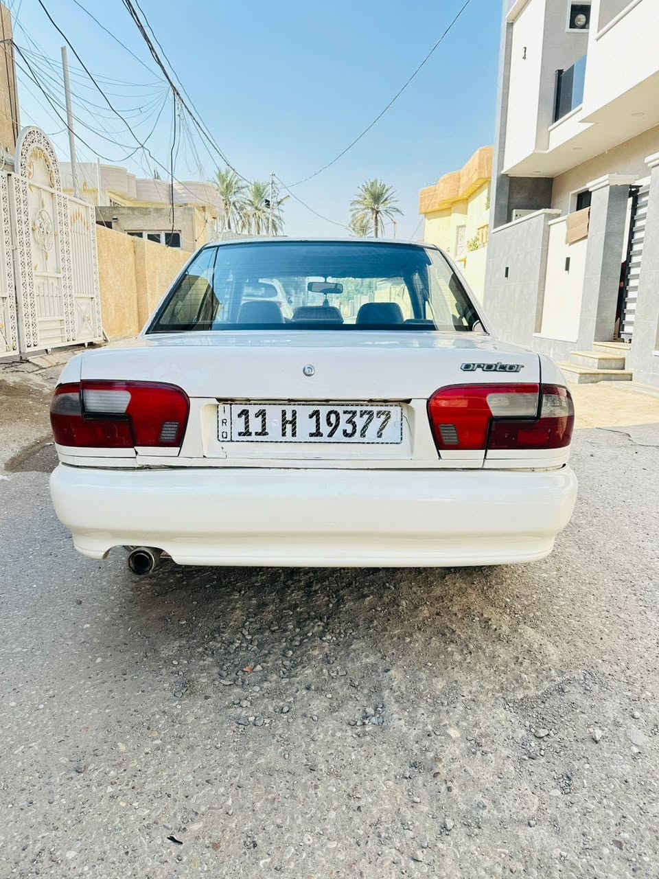 السلام عليكم بروتون 2004 رقم بغداد انكليزي بسمي سنويه وهزه جديده محرك لاينقص ولا يبخر صدر امامي خلفي جديد تايرات جدد باتري جديد تبريد شغال بيها صبغ 3قطع السعر 53 وبيها مجال رقم الهاتف ***********
