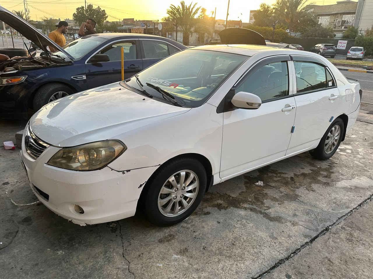 سلام عليكم بي وا يدي لبيع    موديل 13   سياره فول مواصفات  بيه ربع حزام  و بيه  كنترول  يبوش    سعر 55وبيه مجال قليل. مكاني بغداد الغزاليه شارع مدير الأمن رقم  ***********
