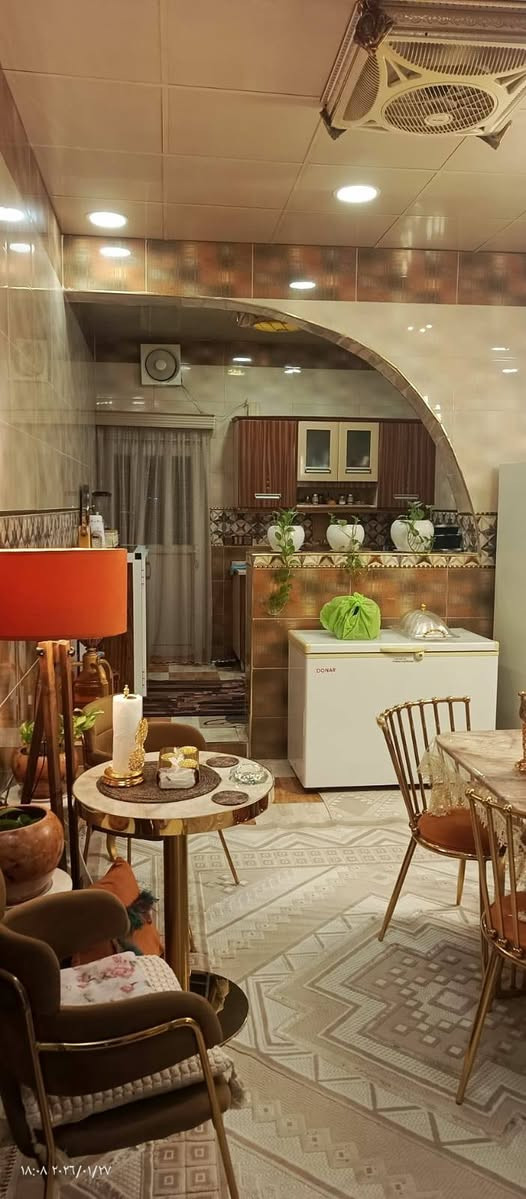 دار للبيع مساحه 300 متر طابق واحد غرفتين نوم 
القادسيه قطعه 500 السعر 150 وبي مجال 
***********
