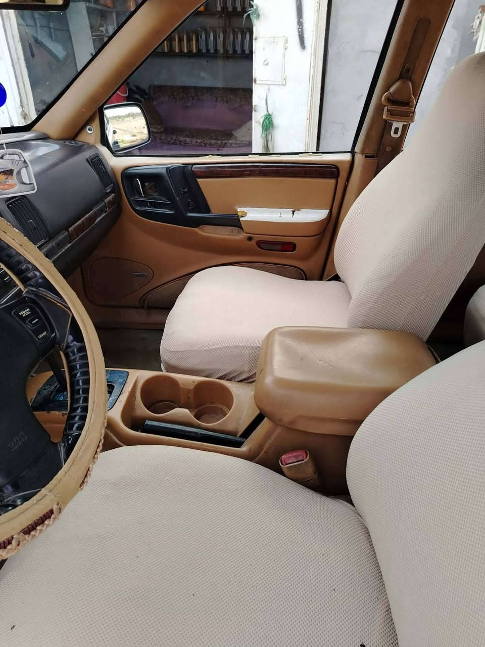 جيب شيروكي. مراوس  ***********
