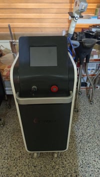 للبيع – جهاز ليزر طبي احترافي – Candela    الماركة: Candela  الحالة: م...