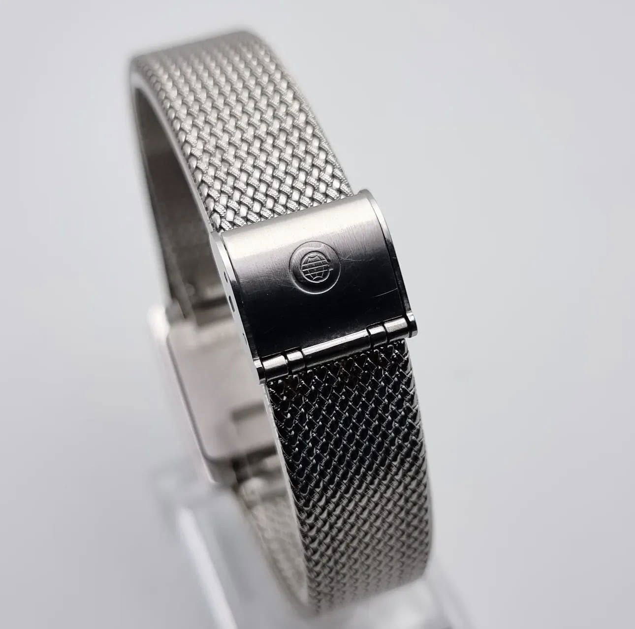 ساعه سيما نافي ستار ( فنتج ثمانينات )
الكوك / التاج حجر 
المحرك كوارتز 
مقاس 25.5×28
الطول السير كامل ( حصيره )
مستخدم بحاله ممتازه
بدون مرفقات
ساعه رجالي نسائي
السعر 165 الف


**إذا كنت صاحب هذا الإعلان وتريد حذفه لأي سبب، رجاءا أرسل رسالة إلى الدعم الفني**