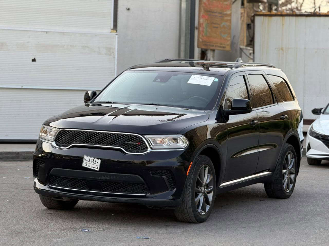 سلام وعليكم 
دوج دورنكو 2023 موصفات sxt
محرك 3.600 v6 سبعه راكب  
ردارات اماميه جانبيه تدفه ستيرن
شاشة كبيرة ماشية26الف
حادثه خلفي بجم كبس بيها صبغ جاملغ خلفي يمين وتبديل باب صندوك نفس اللون وتبديل جاملغ خلفي ايسر ايرباك بردة فقط
السعر 220$وبي مجال للشراااي 
بدون رقم 
رقم الهاتف ***********
