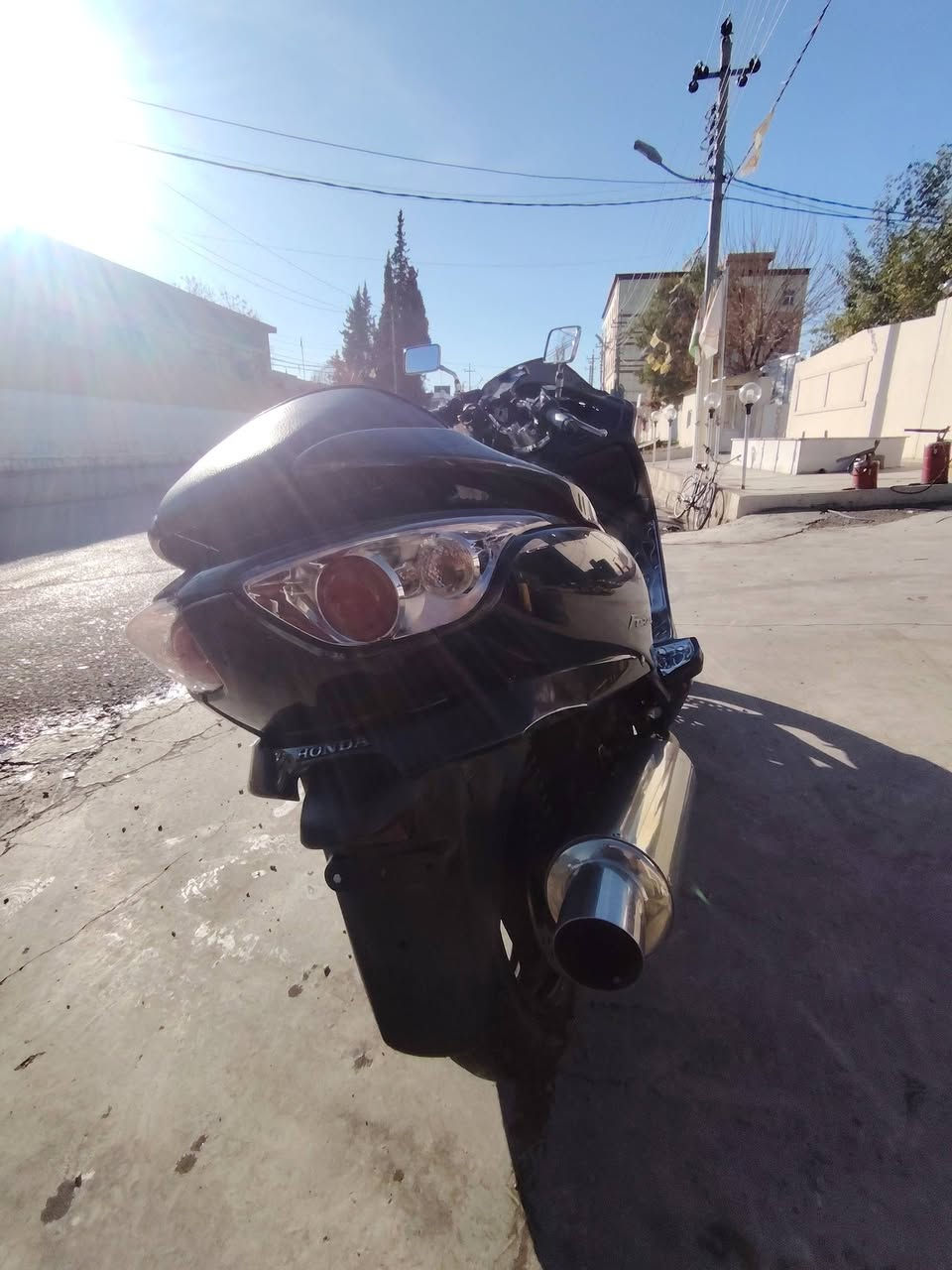 للبيع دراجة فورزا 09 هوندا محرك كبس بي كير 7 وبي تموماتيك الهيكل كلو تمام سعر 1100$ وبي مجال ***********
