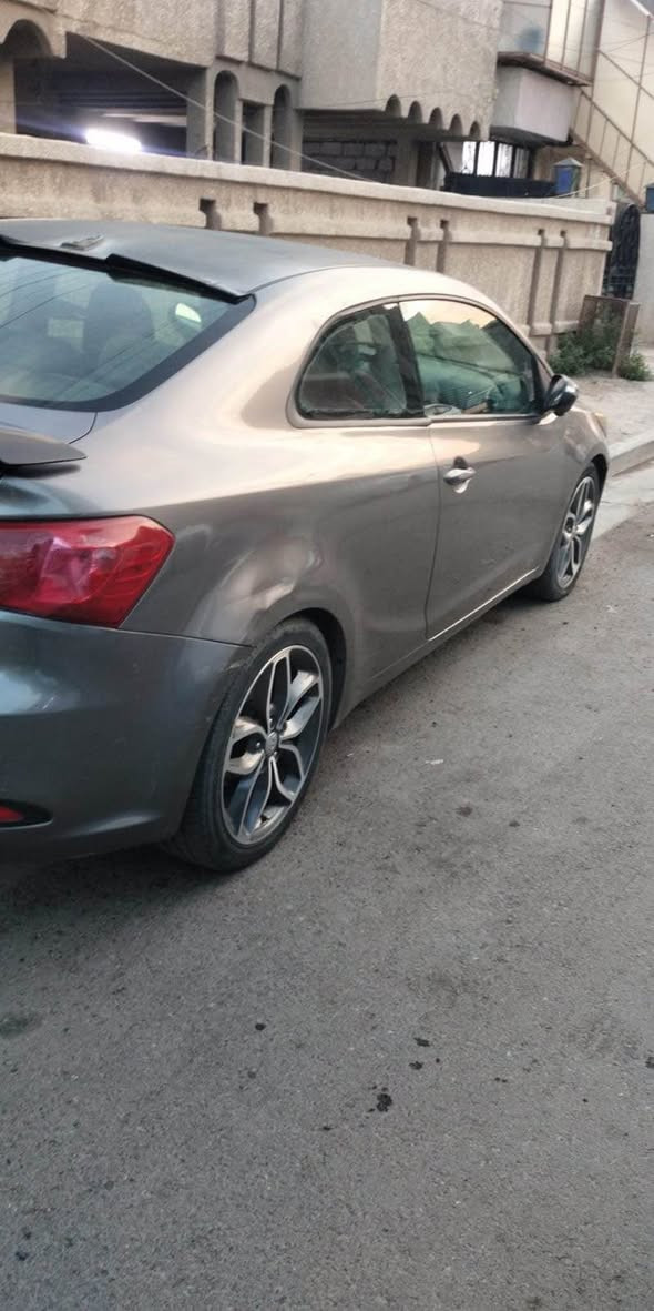 فورتي كوبيه ٢٠١٥ تك باب 
امريكي حادثها جاملغ عكس سايق و شبر من البنيد حادث خفيف  بدون ايرباك 
فقط القطعتين ذني بيهن صبغ الباقي كلين 
السيارة فول موصافات عدا الفتحة ، مكينة ٢٠٠٠GDI المكينة مفتوحة ، والگير بلادي 

السيارة بيها منظومة تبريد كاملة جديدة من الكومبريسر للراديتر تبريدها فول الفول 
رقم انكليزي 

موصفات / 
مري شفط 
تحكمات سترين
تشغيل عن بعد  
كروز سرعه 
شاشة لمس 
كاميرا خلفيه 
اشاير بل مري 
حساس صغط اطارات 
كشنات جلد ماروني 
السيارة داخلها نضيف وجديد 
الكشر مثل ما وضحت قطعتين صبغ والباقي كلين فقط ملاحظات  بلكشر ، 
سعرها 80 ورقة وبيها مجال بسيط حگ الجية 
رقم قادسية اننكلللييزيي ( دولي ) 
عنواني بغداد / السيدية 
رقم تلفون : ***********
للتواصل واتساب و رصيد 
ان شاء الله غطيت كل التفاصيل والي عنده استفسار يتصل على الرقم تحياتي للجميع بغداد, العراق

