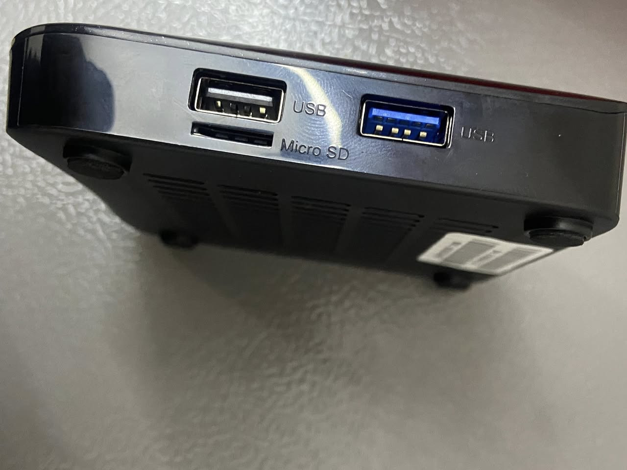 Mediastar جديد بالباكيت
اجاني هدية وماحتاجيته
يحتوي على اشتراك 5 سنوات مستمرة 
يشمل باقة رياضية كاملة من بيلن سبورت وosn starzplay وباقي الباقات الرياضية مع الافلام والمسلسلات العربية والاجنبية بالالاف منها ونضام اندرويد تكدر تحمله سينمانا او باقي التطبيقات من سوق بلي وميحتاج صحن ولا عدسة لان عدسة منه وبي وعلى الانترنت يعمل
السعر 115الف وبي مجال بسيط ويتوفر توصيل لكل المحافضات


**إذا كنت صاحب هذا الإعلان وتريد حذفه لأي سبب، رجاءا أرسل رسالة إلى الدعم الفني**