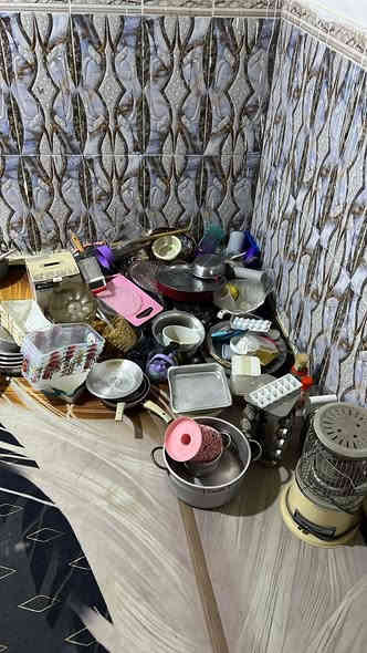 السلام عليكم 
كاونتر مع اغراضة كامل. من عود الاسنان لاكبر جدر و صينية 
كلهن 350 الف وبيهن مجال 
عنواني الزبير الدريهمية 
رقمي *********** 
بيع مستعجل
