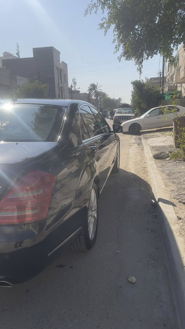 السلام عليكم 
مارسدس s550 موديل ٢٠٠٨ وارد يابان 
السيارة بدون صبغ بدون تعديل 
ابواب شفط سلايد تبريد امامي خلفي منفصل 
خمس بردات جوبلسات 
صدر امامي خلفي جديد 
كير مكينة شاصي لغود مكفولات 
هزة وفحص وسنوية جديدة باسمي تحويل مباشر 
ماشية ١١٠ الف كم 
السعر 20000$ وبيها مجال 
الاتصال 
***********
