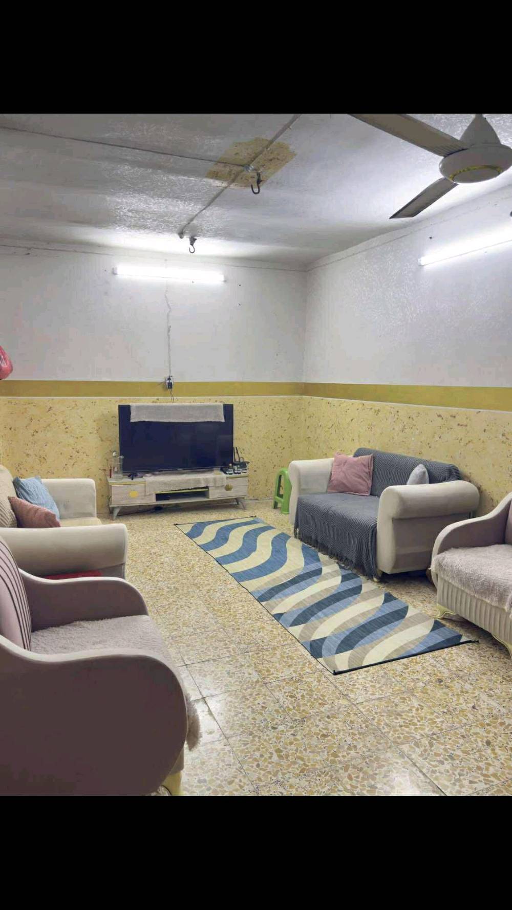 448
دار للرهن (100 متر) حي العسكري قرب تقاطع الهنديه خلف صدلية النيزك
السعر الرهن 25 مليون
يحتوي على طابق واحد 
 غرفه  مطبخ   صاله   استقبال
 
ـــــــــــــــــــــــــــــــــــــــــــــــــــــ
بيت  نضافه جيده 
مدة الرهن سنه وقابل للتجديد