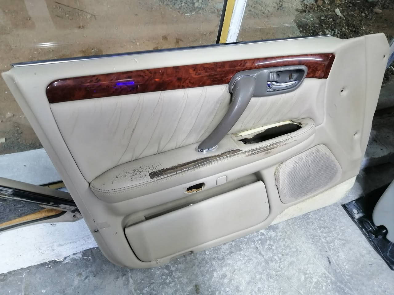 سلام عليكم ورحمة للبيع تخم بطاين باب ملكه نضاف كدام عينك سعر 160 بيهن مجال الطيبين مكاني نجف ابصخير رقم تلفون ***********
