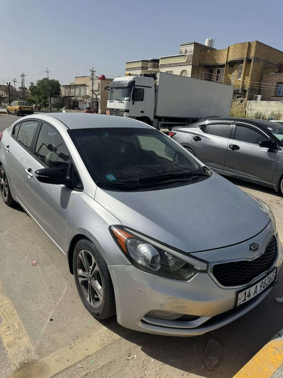 السلام عليكم
فورتي ١٦ امريكي محرك ٢٠٠٠ دوش گير AT المرغوب السيارة گير مكينة حدادية تخم تايرات تحكم استيرن اشاير بالمري ماشية ١٧٠ 

السيارة كلين حادثها فقط بالجنطة البدنة راجعة بارد حتى الجنطة نفسها بدون تبديل

ارفقت صور حادثها بأمريكا وكذلك السونار مالتها 

مكاني الناصرية المركز ***********

السعر ١١٠ قفل
