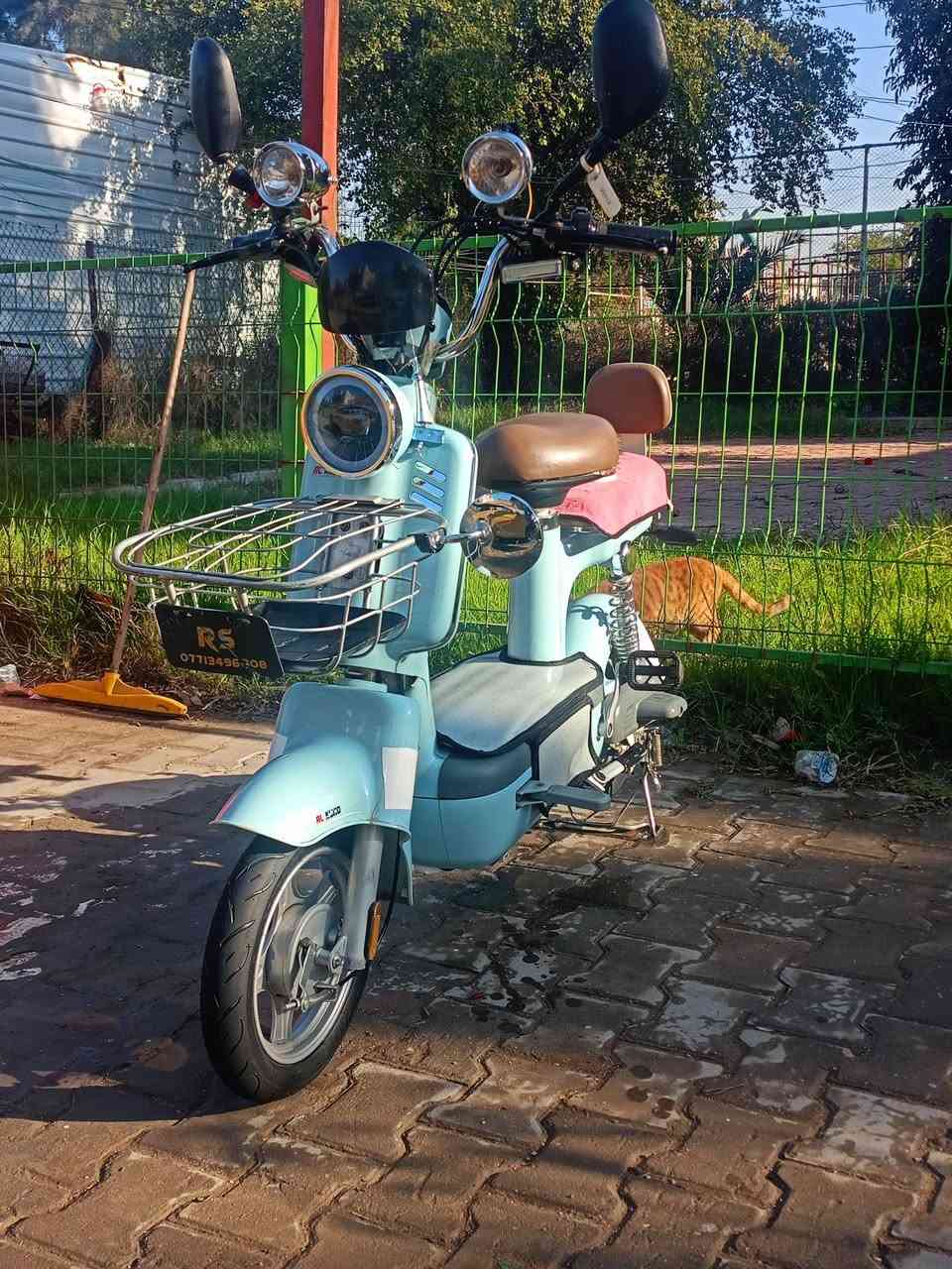 السلام عليكم للبيع دراجة شحن حجم 14 نوع كلسك 3 نمر سرعة 60 حقيقة 3نضمه تشغيل بصمه كارت مفتاح تخم تاير جديد جوبلس سعره خاص أبو 170 وله190 لايرسني ول محافظات  لاحد يرسني ***********  اي ستفسار متواجد واتساب فقط مكاني شعله
