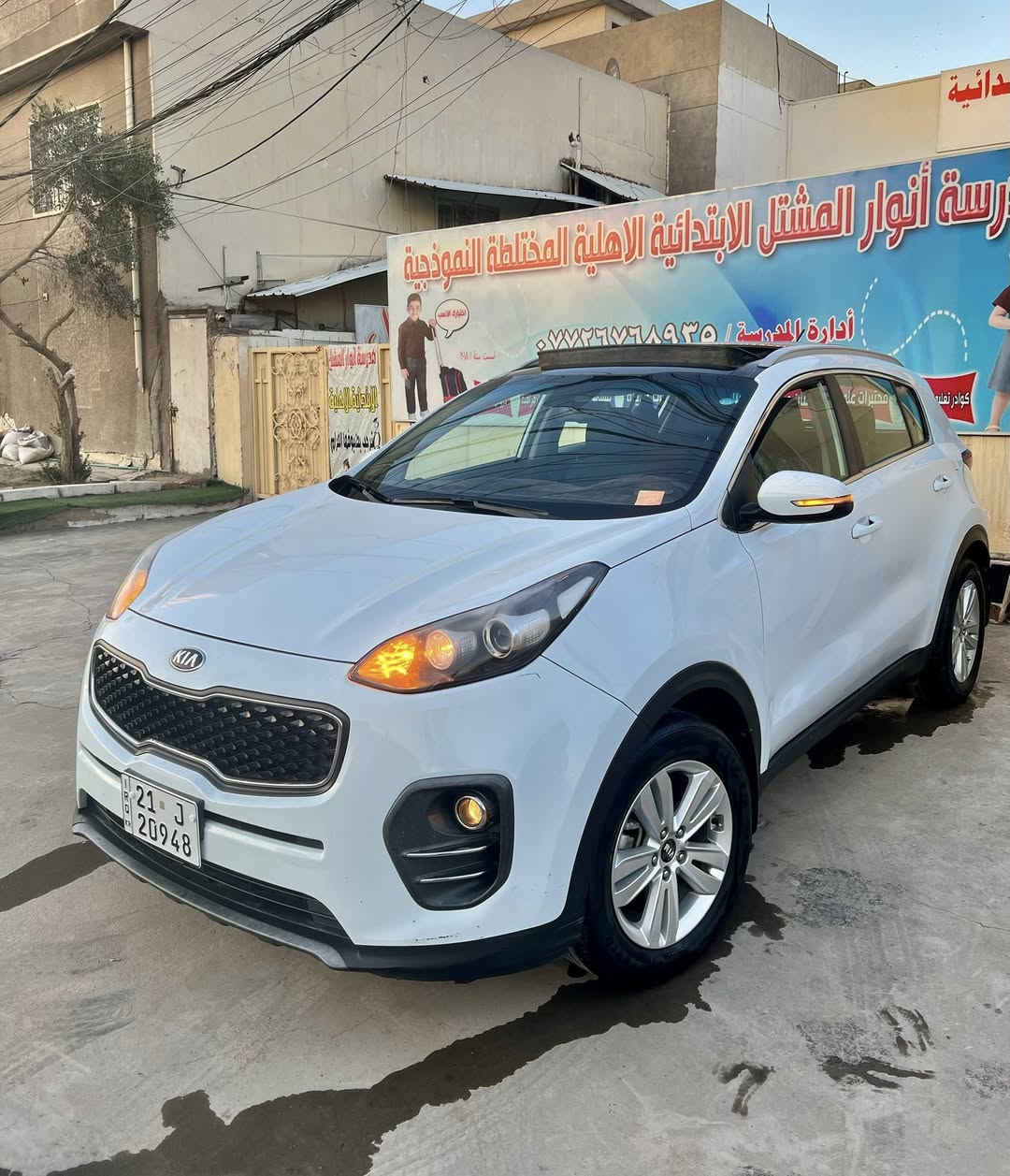 السلام عليكم 
للبيع كيا سبورتجً خليجه 2018 محرگ 2000 دوشً 
لون ابيض  /بنوراما
بيها صبغ جاملغ ايمن  
  سونارات بلمنشور 
محرگ كير بلادي جاهزه  سياره رقم سيلمانيه هزه وفحص  ورقم جديد
باسمي  شخصيا تريد تحويل تريد وكاله 
السعر176 
مكانها بغداد المشتل او شارع فلسطين
 واتساب واتصال
***********
