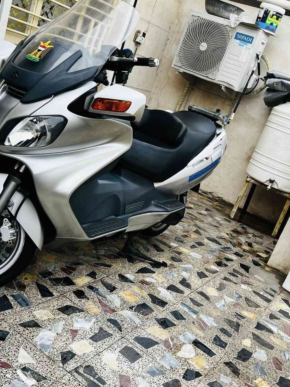 اللهم صل على محمد وال محمد 
سكاي ويف 650 فول مواصفات بحالة الوكالة ماشية 20 
ميكنه هاون 
مكاني بغداد 
***********
