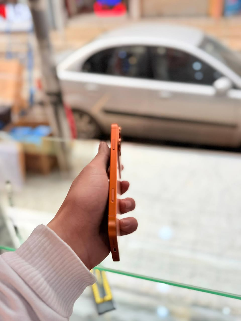 السلام وعليكم اكس ار محور 17 لوك جديد خدش ما بي   بطاريه 100 شاشه اصليه ما مبدل جهاز جديد وفول نضافه 99/: نضافه  سعرو ٢٥٠ وبي مجال ومراوس هم يرهم ***********
