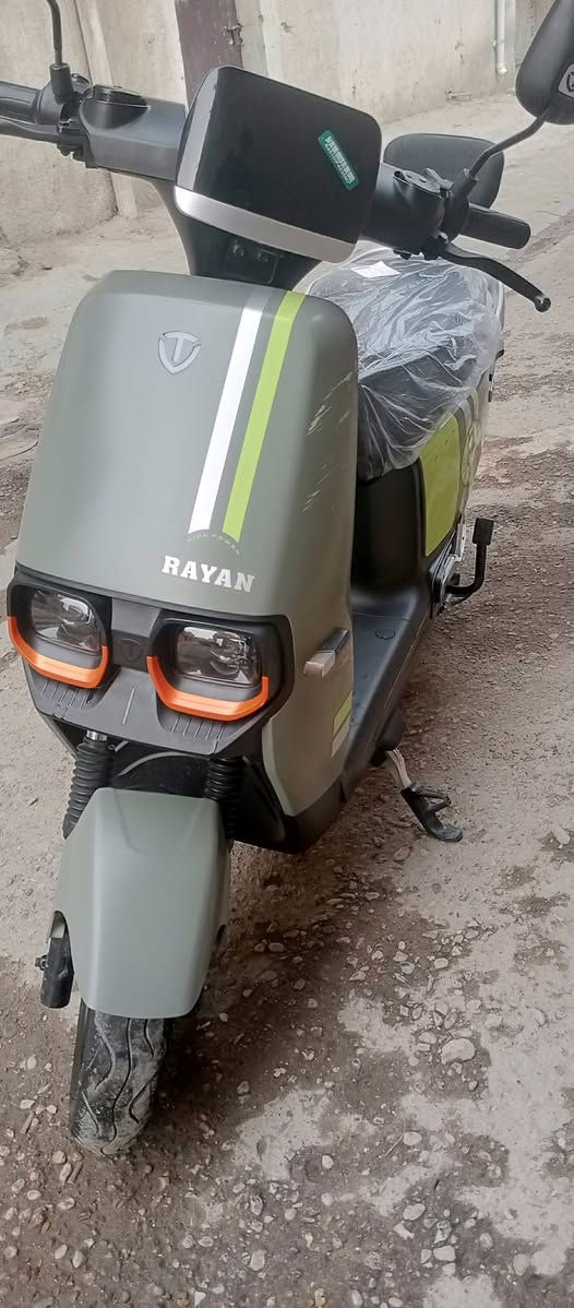 سلام عليكم ورحمه الله وبركاته دراجه شحن شركه الريان دراجه نضيفه 

١- بطاريات 6
٢-نظام بارك 
٣-حجم الملف 1200
٤-اشاير يمنه يسره 
٥-لايت عالي ناصي 
٦-سرع 3 
٧- الشحنه الوحده تمشيك 40 كيلو متر 
٨- شاحنه من شركه تايلج الاصليه 
٩- سويج + بصمات عدد 2 
١٠- السرعه 55 حقيقي 

العنوان بغداد جديده سعر 650 وبيها مجال 
***********
