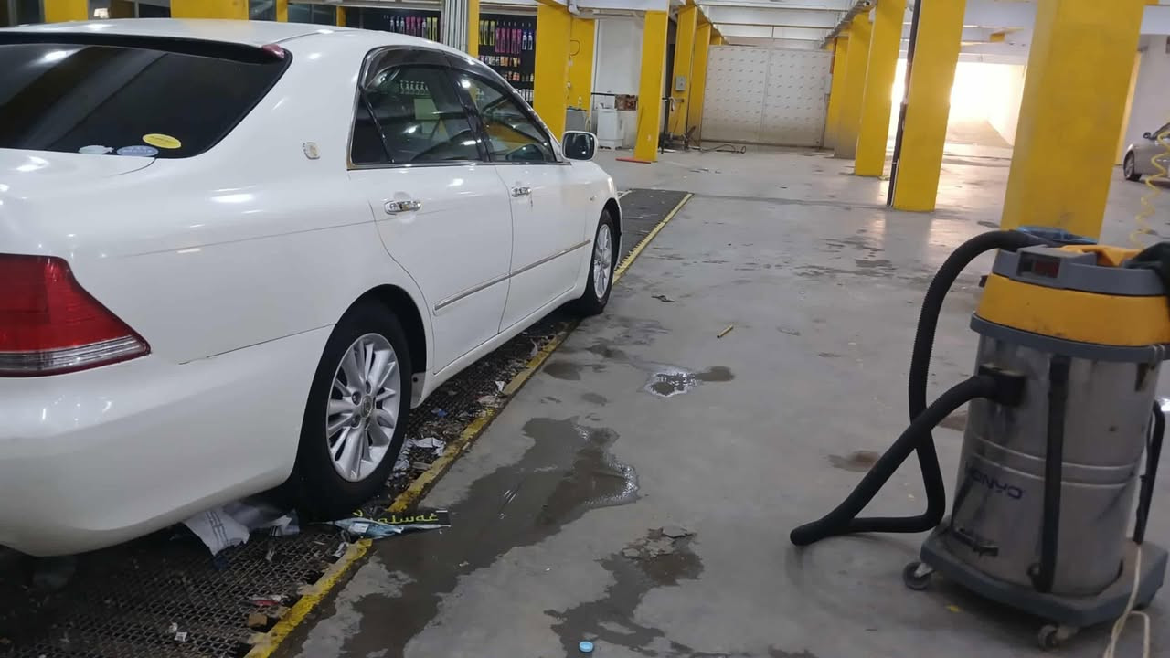 شـاهـینـە 2005 مووس
شـاهـینـە 2005 مووس

182 گێرو مەکینە گەورە 

2 دوگمە

سەیارەکە کامل مەسرەفە دینارێ مەسرفی نیە

بەدوای چاڵ مەگەرێ

بێ دوکەڵ 

هەموو گیانی جاهیز کراوە 

بێ دەعم و لێدان 

شوێن کەلار

53گەڵا و مەجالێکی کەم
***********
