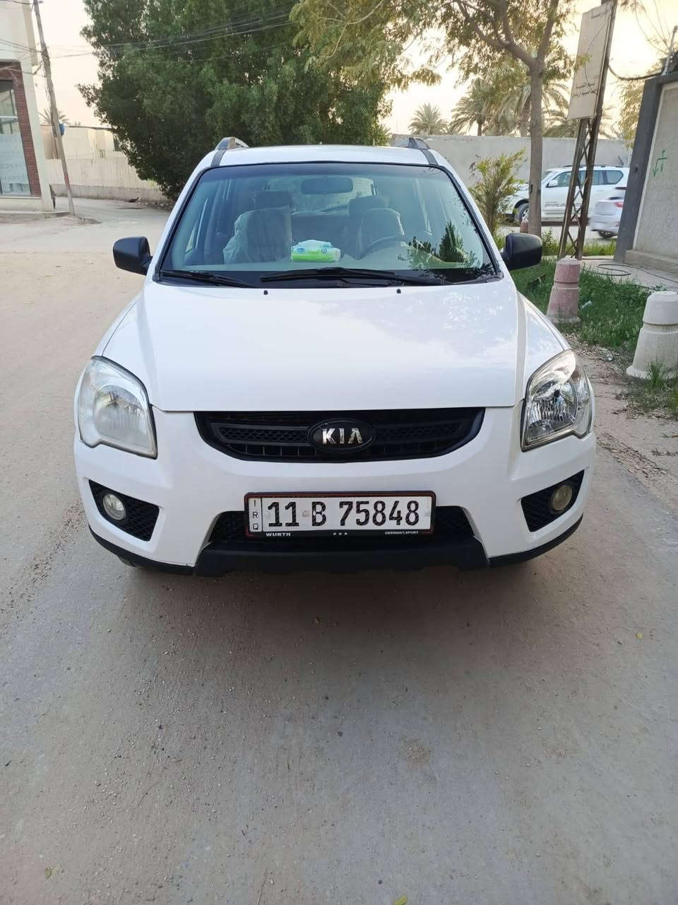 #يالله سلام عليكم كيا سبورتج موديل 2010 وارد خليجي فول موصفات
فتحه 
شاشه 
داخل صاجي 
حافضه نضارة 
ويل كب 
رقـم بغداد النكليزي جديد سنويه 2030هزه جديده بسمنه مكفوله من الحـادث بيها صبغ جاملغ باب رش صبغ بدون دواخل جاهزه من كلشي كير ومكينه حداديه تخم تاير تبريد ثلـج كلها جديد الـسعر 103بية مجال قليل عيوني حله باب مشهد للاستفسار على الرقـم الهاتف ***********
