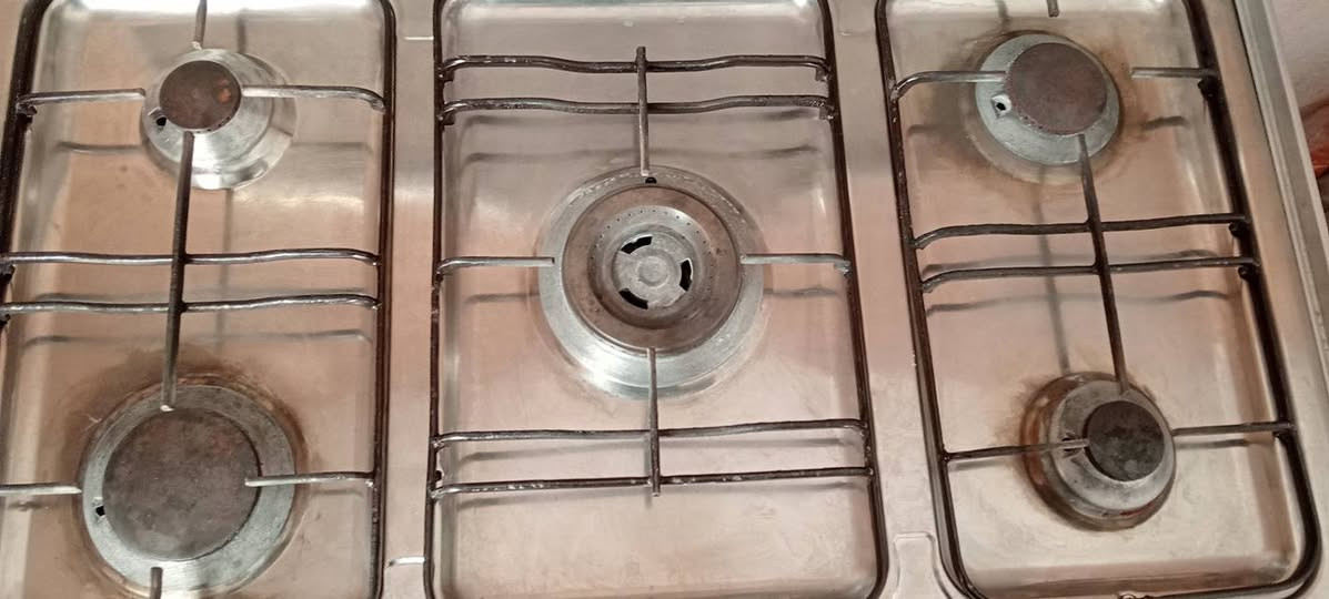 السلام عليكم للبيع طباخ نوعيه كريازي نضيف مثل ما موضح بلصوره العنوان كربلاء قرب فندق البارون تواجد فيس او تصال ***********
