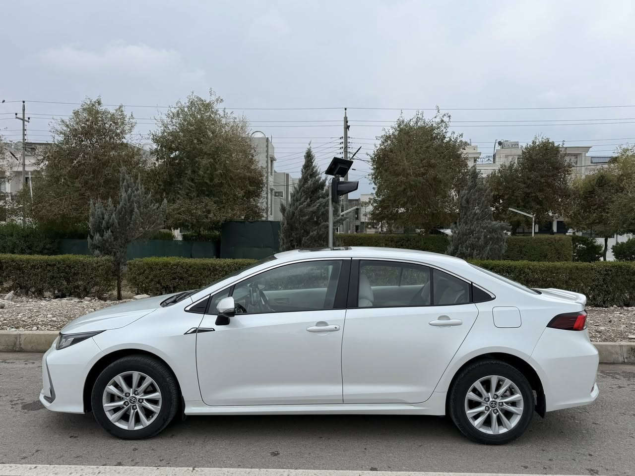 السلام عليكم تيوتا كورلا 2024 ياباني شركة ساز بانزين
GLi
فول مواصفات اعلى شي.      مع العلم السياره بعدها بل ضمان
فتحة سلايت                         ماشيا 26.فقط دهن فلتر مجاني
بصمة تشغيل.                                   علشركة 
تبريد قطعتين.     سيارة مكفولة كفالة عامة ملاحضة بسيطة
شاشا كبيرة.                   بيها رصعة (بلتكمة زغيرة) فقط 
تحكم ستيرن.  
نضامين سبورت ونورمال 
اشاير بل مري.                       (السيارة أب اسمي)رقم اربيل
لد نهاري 
كشاف ليلي                            
5ويل كب 
+ارضية مدوشمة جلد 
كاعيات الشركة مضمومة سيارة جديدة بمعنى الكلمة
عنوان اربيل 
***********
