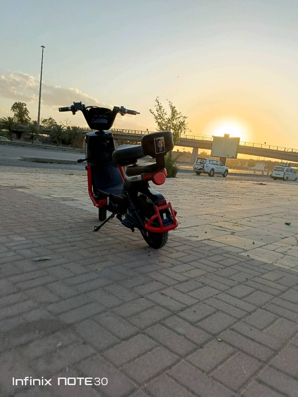 دراجه شحن u8, دراجه بحاله جيده جدا فقط ماشه تصليح صجم ١٥ وبريك خلفي بنى 10 السعر 380الف العنوان بغداد الجديده قرب الالف دار ***********