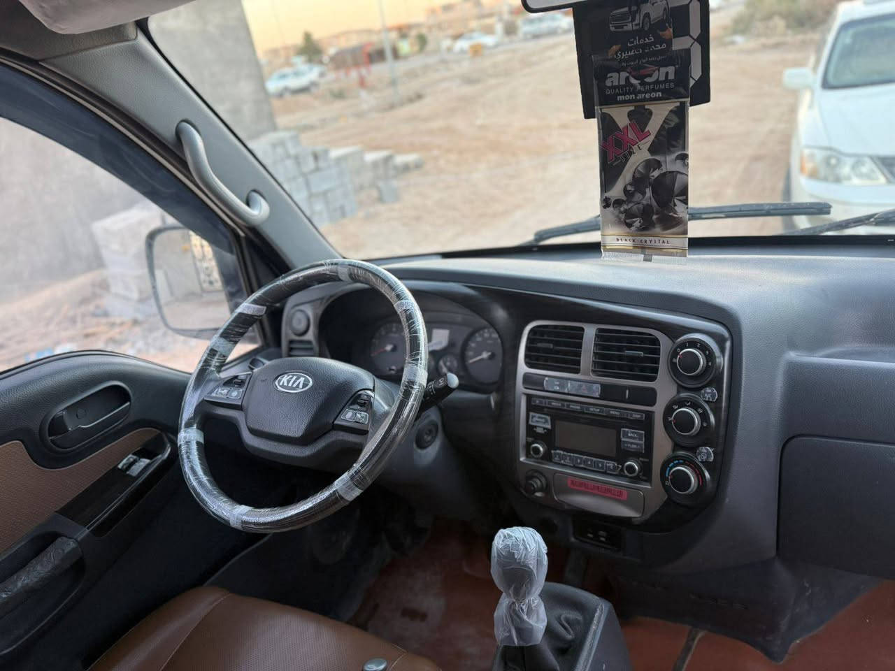 السلام عليكم KlA بنكو 2019مفتوح  فول مواصفات حساسات خلفية تحكم ستيرن كشنات كهرباء مري شفط هيتر ضباب للجامعة الخلفية ولمري تبريد تدفئة منضومة كاملة من الوكالة ماشيه ٥٥ الف السيارة نضيفة بمعنى الكلمة ما ناقصة برغي بعده زيرو 0️⃣ مكينة كير حدادية تخم تاير كفالة 
رقم بصره انكليزي بسمي تحويل ثاني يوم 
للاستفسار // *********** البصرة, العراق
