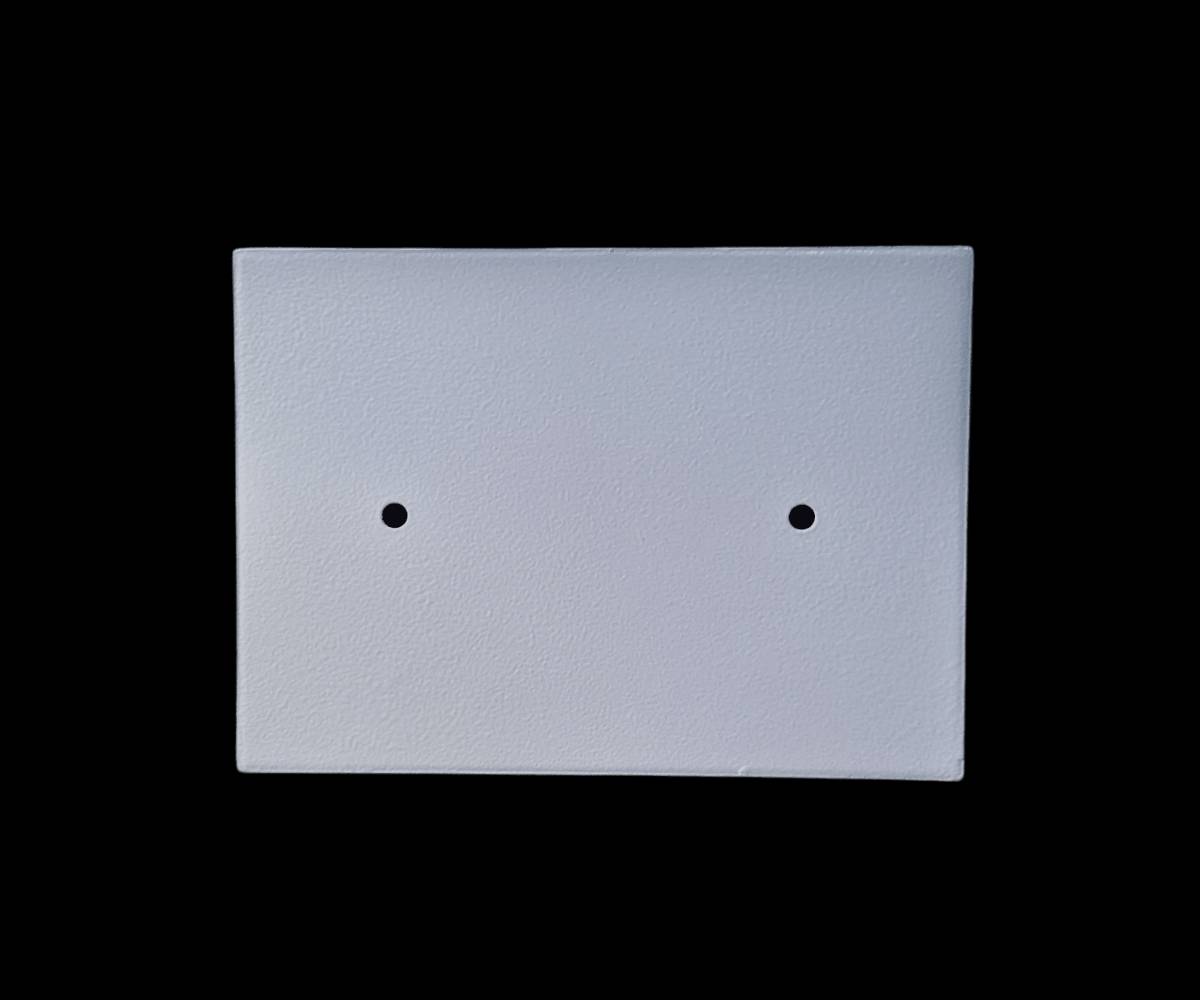 قاصة آمنة لحفظ النقود والمجوهرات والمقتنيات الثمينة، مناسبة للمنزل والمكاتب والمتاجر، وقابلة للتثبيت على الجدار أو الأرضية.
المميزات:
كود سري رقمي قابل للتغيير (3–8 أرقام)
فتح بالكود أو بمفتاح طوارئ
تنبيه عند إدخال رقم خاطئ مع قفل مؤقت
مؤشرات ضوئية لسهولة الاستخدام
مصنوعة من معدن قوي ومتين
تعمل بـ 4 بطاريات AA مع مفتاح عند نفاد البطارية
المحتويات: قاصة (23×17×17 سم) + 2 مفتاح + بطاريات + براغي تثبيت + دليل استخدام