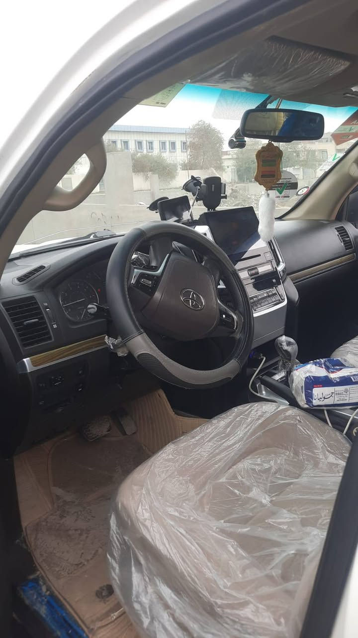 تويوتا لاندكروزر 
لاندكروزر ونوشة 2008كراوةتة 2021 بة بى ليدرانة گير توماتيك سلايت دة بل اكسل فول مواسةفات سة نة وين تا2030نوىى به ناوي خونة نرخي تو نها 280ورةقة 
شوين هةولىر 0️⃣7️⃣5️⃣0️⃣4️⃣9️⃣1️⃣4️⃣9️⃣9️⃣1️⃣ أربيل, العراق
