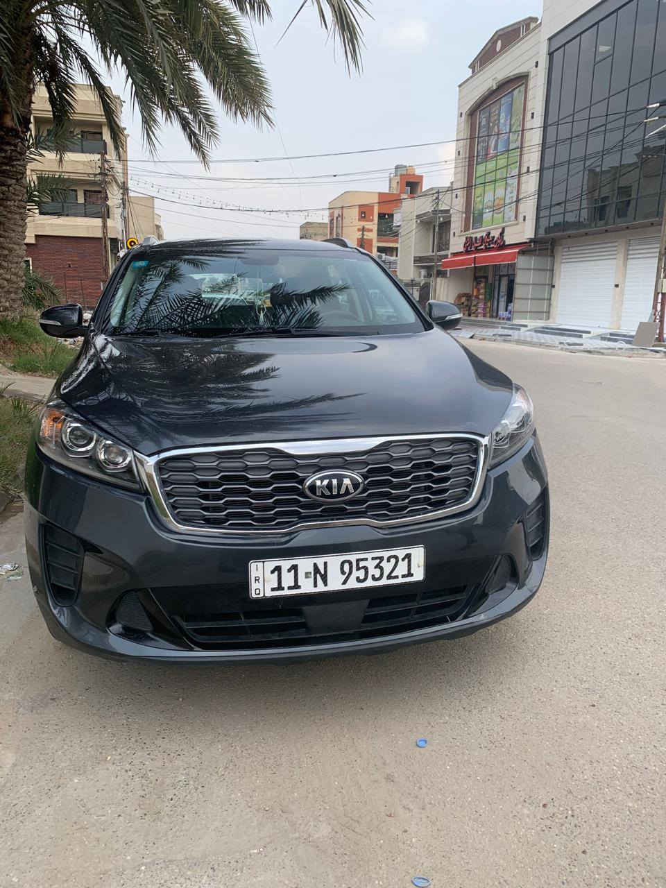 السلام عليكم
سورنتو وارد امريكي موديل 2020
محرك 6 سلندر 
ماشيه 53 الف كيلو 
بدون ايرباك 
السياره جدا جديده 
للاستفسار اكثر اتصل ع الرقم
 بيهه اربع اصابع بارد بخشم البنيد
والصبغ المسطره مال الرقم الصندون والدعاميه الخلفيه والجاملغ الخلفي
 هذا رقمي ***********
السعر ب ٢٠الف
