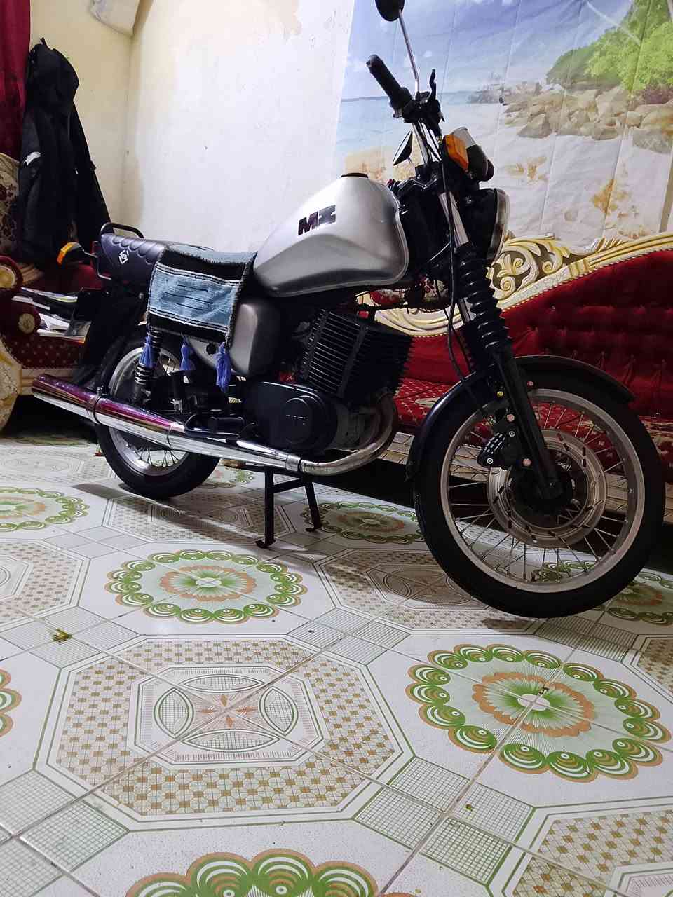 سلام عليكم مرخصت مدير الكروب
امزت قمبوره للبيع دراجه كير مكينه شلعه ومعدل خير من الله ما بيهه قطرت لحيم كصه 2 عل فتح دراجه احله من الصور وتجي وتشوفهه بعينك مكاني واسط للاستفسار اتصل ‏‪***********‬‏ ♥️

