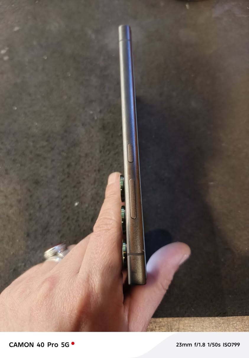 للبيع الترا 24 الذاكره 256 الجهاز جديد السعر 950 وبي مجال التواصل رقم التليفون
***********
***********
