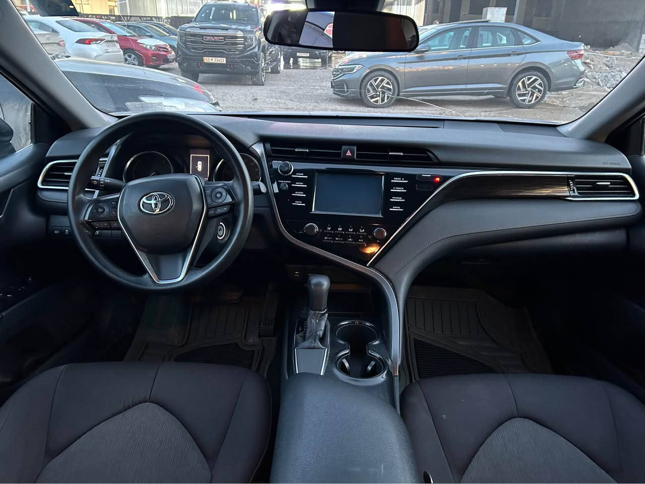 السلام عليكم 
كامري LE وارد كندي موديل ٢٠١٨ 
رقم دولي بسمنه السياره
ماشيه ١١٨ السياره حلوه وجاهزه 
الضرر شرط بس البنيد بدون دواخل بدون رصعات 
جاهزه السياره تخم تاير صدر امامي خلفي 
شرط كير ومحرك ما مفتوح برغي 
مكان السياره تكريت 
السعر ١٧٢ 
رقم الهاتف 
*********** تكريت, صلاح الدين
