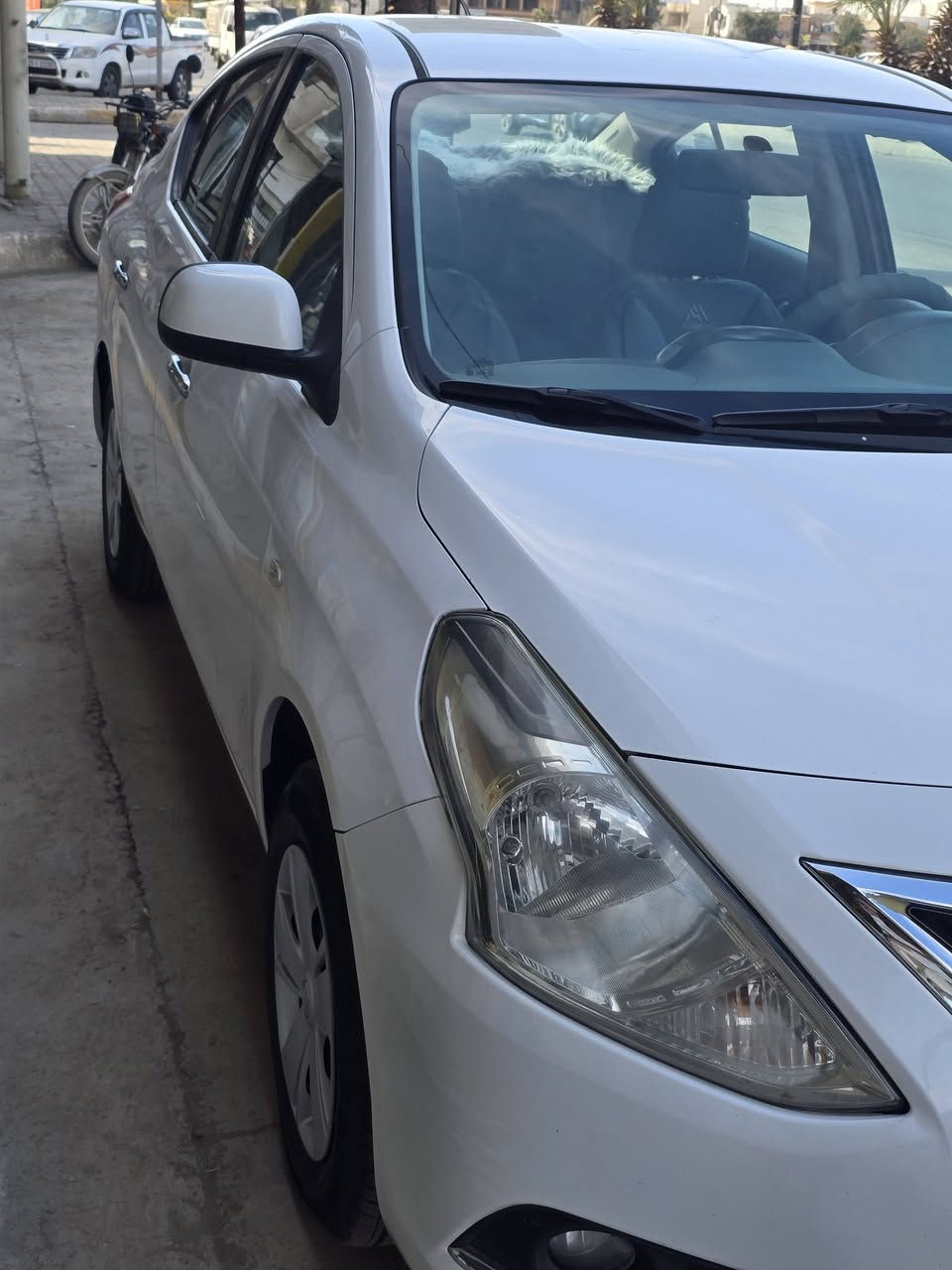 نيسان صني للبيع موديل ٢٠١٦ سنويه جديده هزه وبراد جديد تايرات حداديه وكير ومحرك كلها بشرط بيها نصف جاملغ خلفي صبغ رقم سليمانيه شرط والتحويل والغرامه السعر 97 ورقه للاستفسار  ***********
