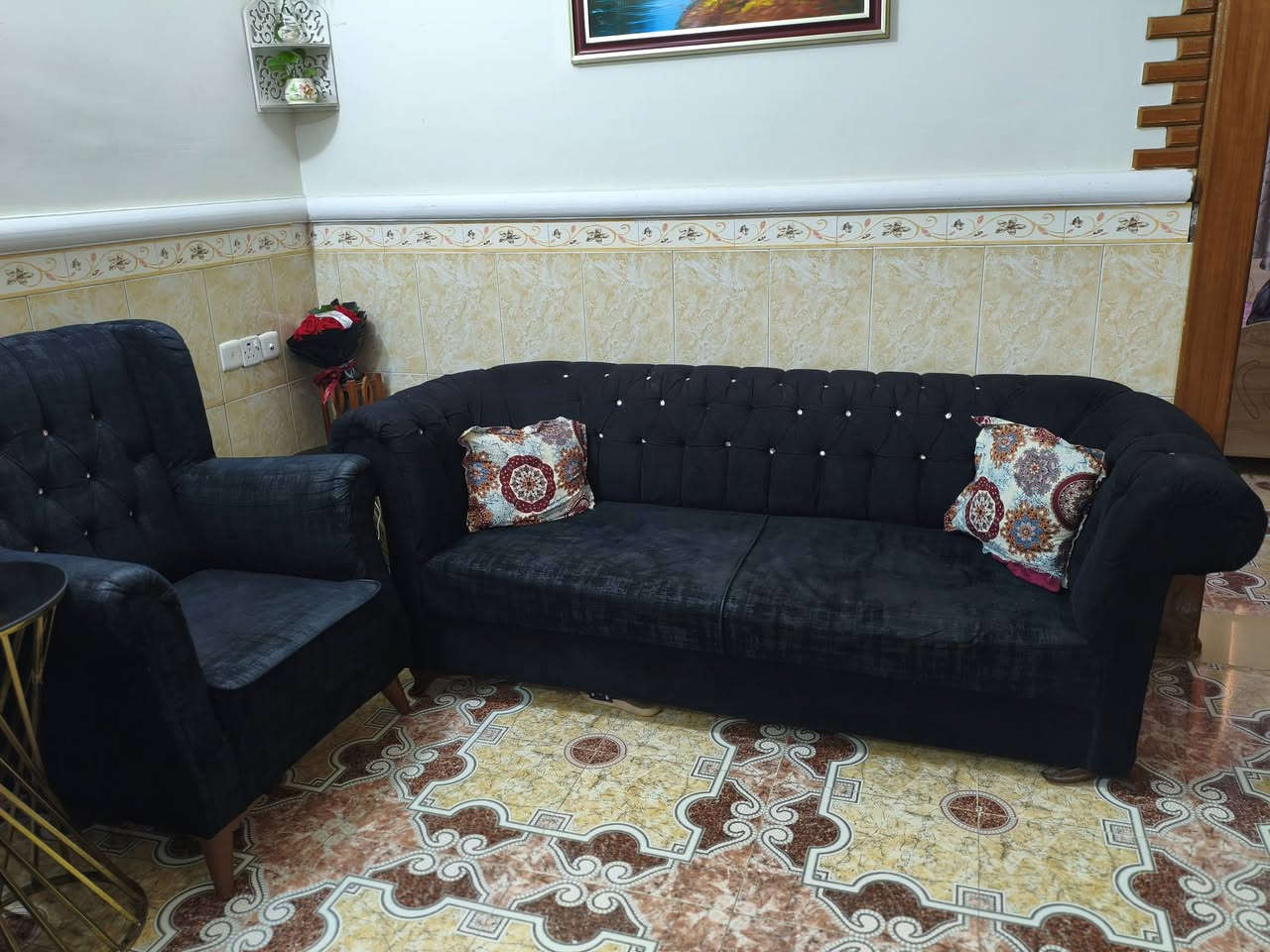 تخم مع طبلات للبيع عشر مقاعد لون نيلي مابي اي ضرر فقط بالقنفة رجل وحده مكسورة وبي مجال لأن عندي سفر


**إذا كنت صاحب هذا الإعلان وتريد حذفه لأي سبب، رجاءا أرسل رسالة إلى الدعم الفني**