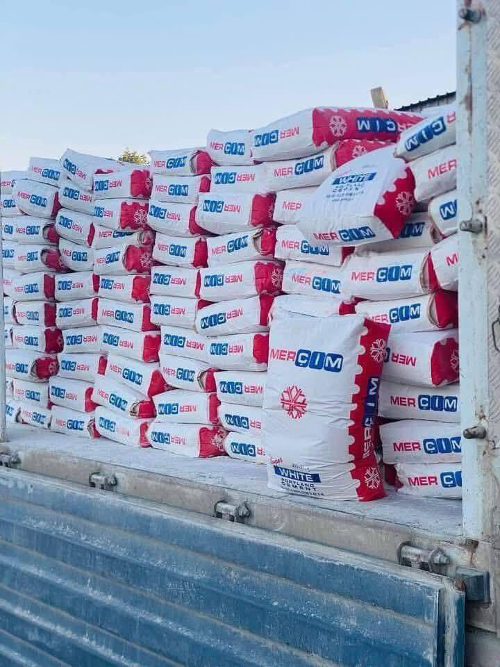 على بركة الله يتوفر لدينا جميع انواع الكاشي الموزائيك درجة اولى قياس 40+40
وجميع انواع الاشتايگر الخاص للسطوح مع كادر عمل متكامل كرسته وعمل.... 
سمنت ابيض تركي بسعر الجمله..... للاستفسار اكثر الاتصال على الارقام التالية متوفر وتساب 
☎️***********
☎️***********
