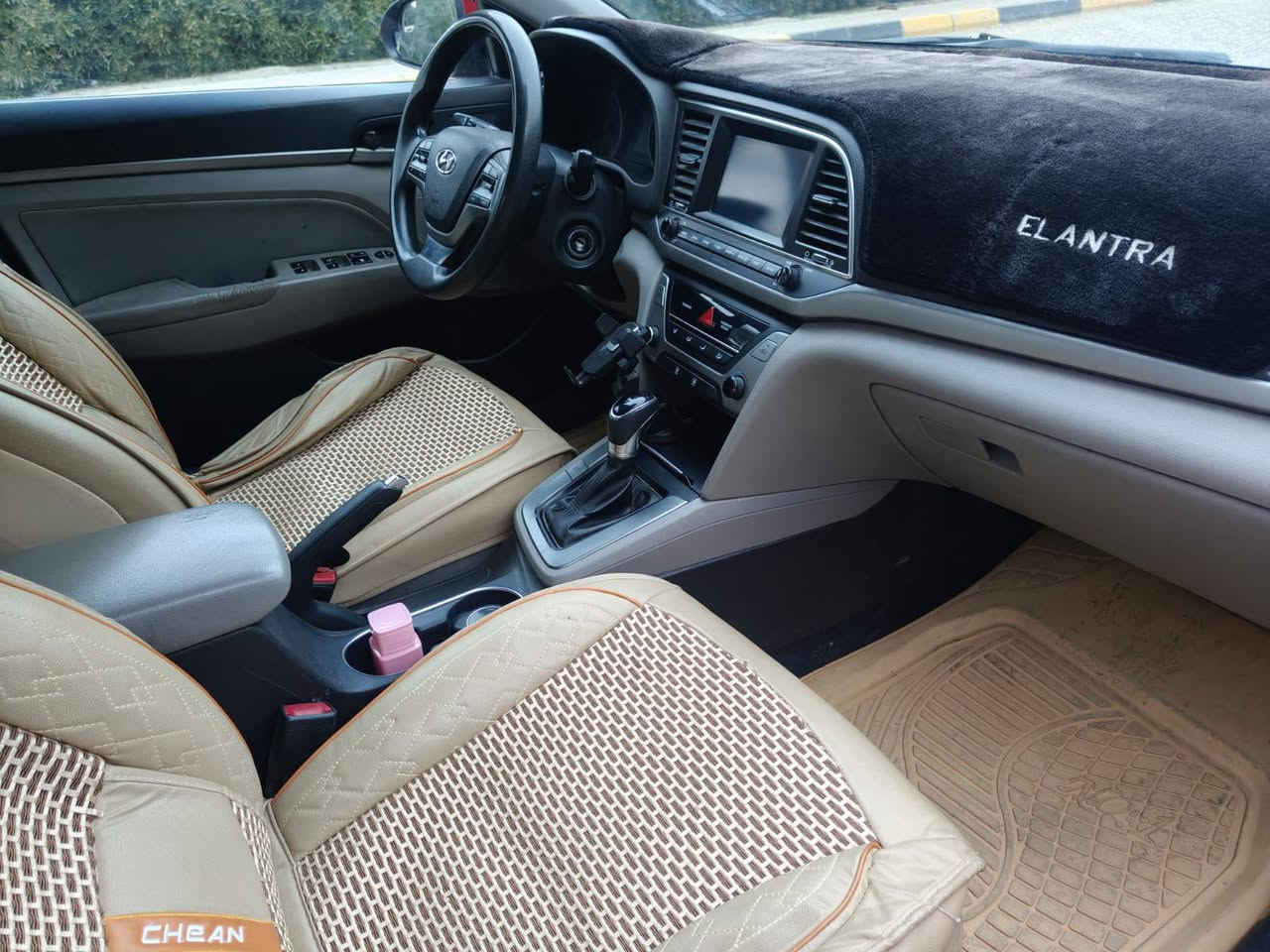 السلام عليكم النترا 2017 وارد امريكي رقم اربيل انكليزي شرط المداور  مكينه 2000 دوش كير مكينه كفاله بيها صبغ 4 قطع كلير فقط بدون ضربه ماشيه 90 السعر 118 او بيها مجال قليل المكان كربلاء السياحي رقم الهاتف ***********  مامتواجد عل فيس مكلف بالنشر
