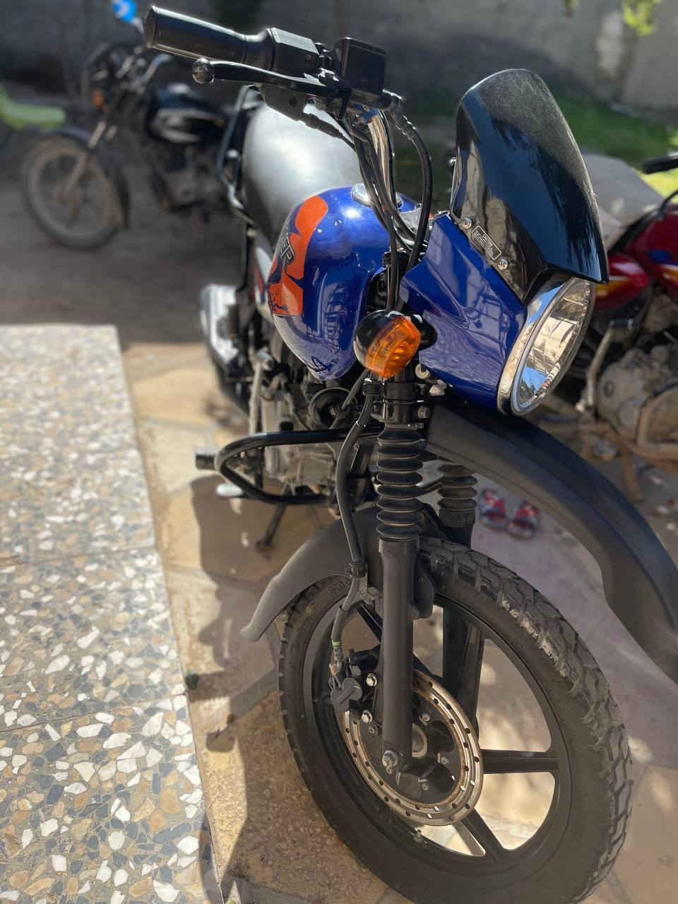 سلام عليكم دراجه بوكسر للبيع
مكفوله كفاله عامه مكانه كربلاء الحولي
محرك نضيف جدا استعمال شخصي
رقم كربلاء دولي مميز بأسمي تحويل ثاني يوم
السعر 2مليون و650
*********** واتس اتصال
