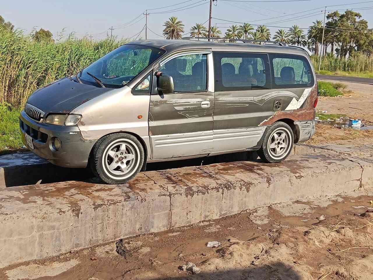 السلام عليكم سياره للبيع الموديل 2000 المكان واسط قضاء الصويره السعر 40 ورقه وبيها مجال بس الشرايح اللي عامل لا يتصل ***********
