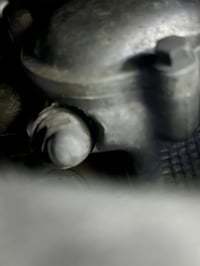 للبيع سكنس نثيه لونين مميز احمر وابيض مكفوله من البرغي للبرغي مكينه وك...