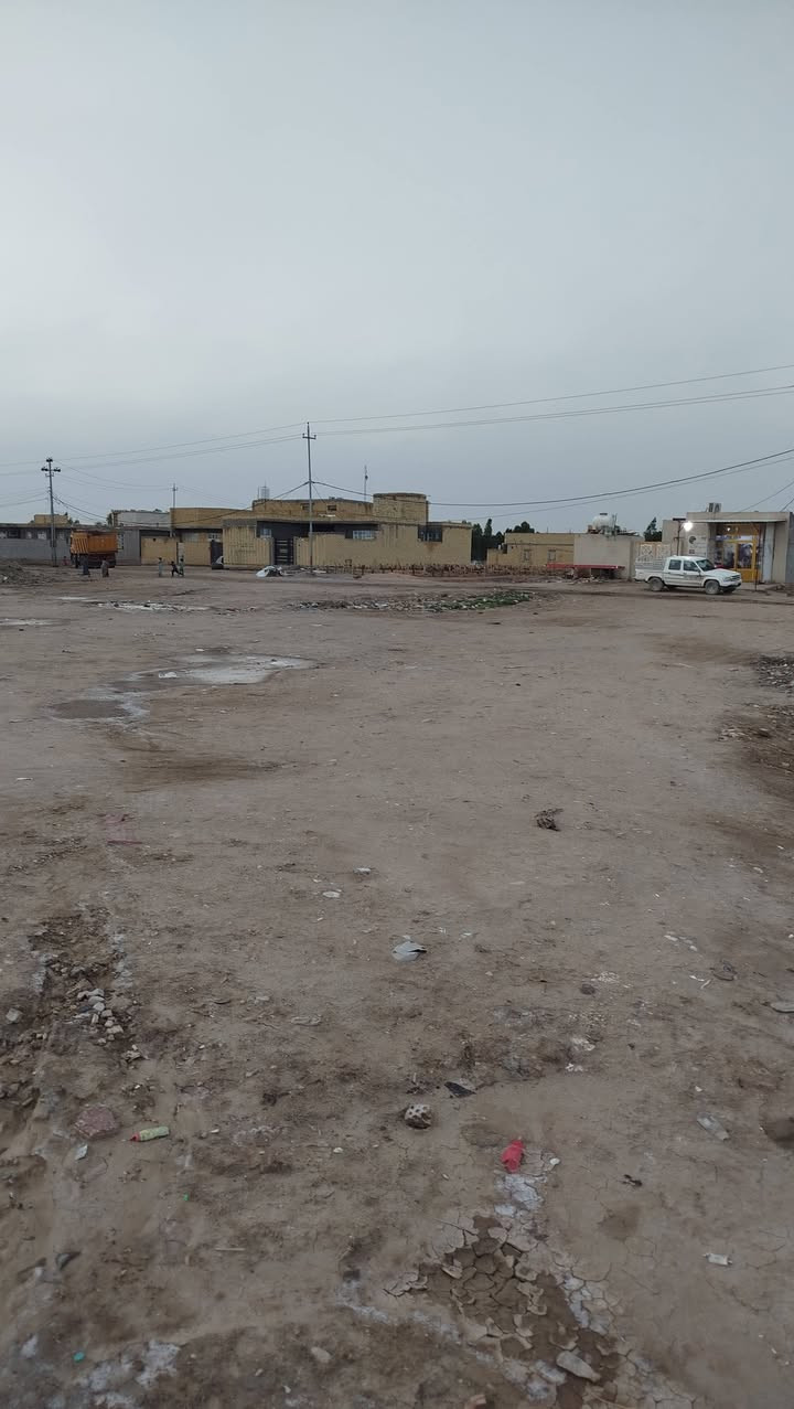 ياالله على بركه الله قطع اراضي للبيع اكو ميتين اكو ميه موجوده المكان الناصريه خلف الروف مال المدينه ***********
