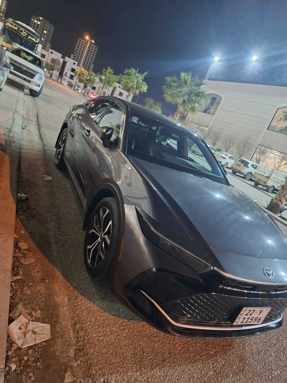 السلام عليكم ورحمة الله مكلف بلنشر
 وبركاته للبيع سياره كراون موديل ٢٣ ظرر قبغ صندوق وجاملغ أيسر وقطعتين كلير السعر ٢٦٠ بي مجال اتصال *********** عنوان بيجي
