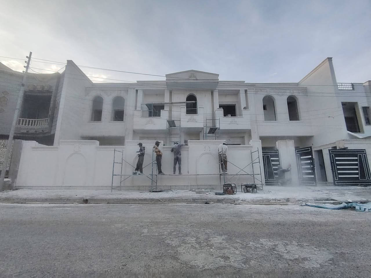 السلام عليكم
كادر عمل حجر حلان متخصص باحدث الديكورات والتصميم كرسته وعمل وجلي ودرز وتصليح شقل هندسي تسليح وباسعار مناسبه جدآ للاستفسار ***********
واتساب ***********
