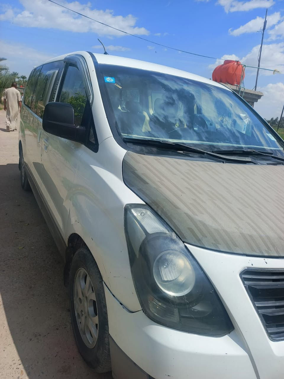 سلام عليكم ستاركس 2012  للبيع مكفوله 
من ضربه كير محرك لا تبخير ولا تنقيص 
  بس بيها صبغ اثر تكشير بصيط مكان بغدادتاجي سعر
145 وبيها مجال

***********        بي واتساب ***********.
