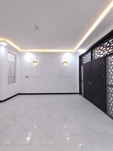 دار     لرهن        لرهن 

المساحة: 110 متر مربع

✅ #طابو_زراعي_سند_25_أقرار_محكمه

سعر الرهن 20 مليون مع المجال 

الموقع: النجف شارع الصب عمود 327 #ألخط_ألاول

مواصفات البناء:

غرفتين نوم وصاله ومطبخ واستقبال حمامات داخليه وخارجيه ومدخل 

بناء مرتب (أساس + سقف كونكريت + طابوك)

أرضية بورسلين أبو الـ 60

الخدمات:#بعد_عن_سوق_100م

ماء كهرباء مدارس سوق تبليط مولد

للاستفسار والاتصال:

***********
