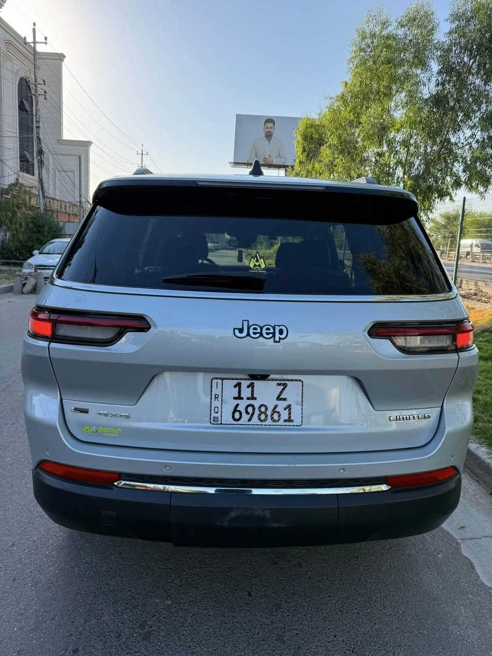 .
السلام عليكم 
جيب كراند شيروكي ٢٠٢٣ L
مكينة 6 سلندر 3600
بدون حادث بدون ايرباك بيها سرقة بابين جهة اليمين 
و راجعات نفس اللون بدون قطرة صبغ بدون ايرباك بجم كبس و السيارة مغلفة ppf يم مركز منتظر الاسدي ضمان ١٠ سنوات فئتها لمتدد فول قمارة حديد 
المواصفات 
لد نهاري 
بصمة دخول ذكي 
مري كهرباء + اشاير بالمري 
رادار جانبي نقطة عمياء + هيتر بالمري 
ويل كب ١٨ 
حساس خلفي 
تحكم ستيرن 
رادار تحديد مسار 
شفتات ستيرن 
مراية اوتو دم 
مقاعد جلد + كهرباء + خزن ميموري 
٣ قطع تبريد 
تدفئة مقاعد + تدفئة ستيرن 
شاشة كبيرة 
كامرة خلفية دوارة 
كير ماوس ٨ نمر 
هاند بريك كهرباء 
اوتو هولد 
درايف مود 
مقاعد خلفية ملكي منفصل 
منافذ شحن tip c + usb
جنطة كهرباء 
وباقي المواصفات المعروفه 
السيارة جديدة ماشية ٧٥ الف كيلو 
صدر كير مكينة كهربائيات تبريد كله كفالة شرط الفحص 
السيارة بأسمي تحويل ثاني يوم 
مكانها الكرادة بارك السعدون 
السعر 300 و بيها مجال 
***********
