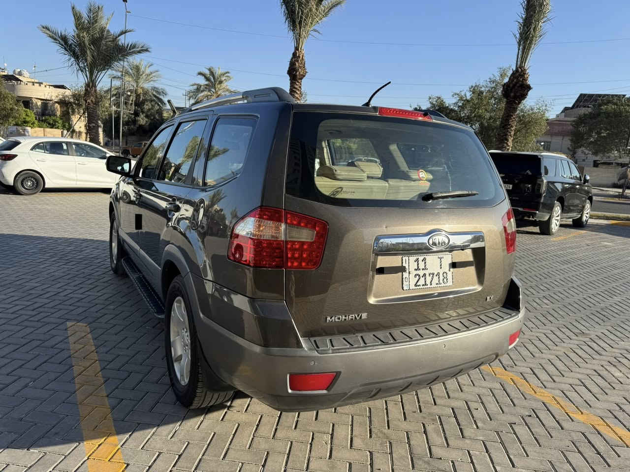 السلام عليكم
كيا موهافي موديل 2009  خليجي 
بيها فقط صبغ جاملغ وباب خلفي وجاملغ خلفي 
سياره جاهزه بدون نقص من كل النواحي 
مواصفات 
ثلاث قطع تبريد 
شاشه كأمره 
فور ويل 
مكانها بغداد حي الجهاد 
السعر. 108
رقمي ***********
