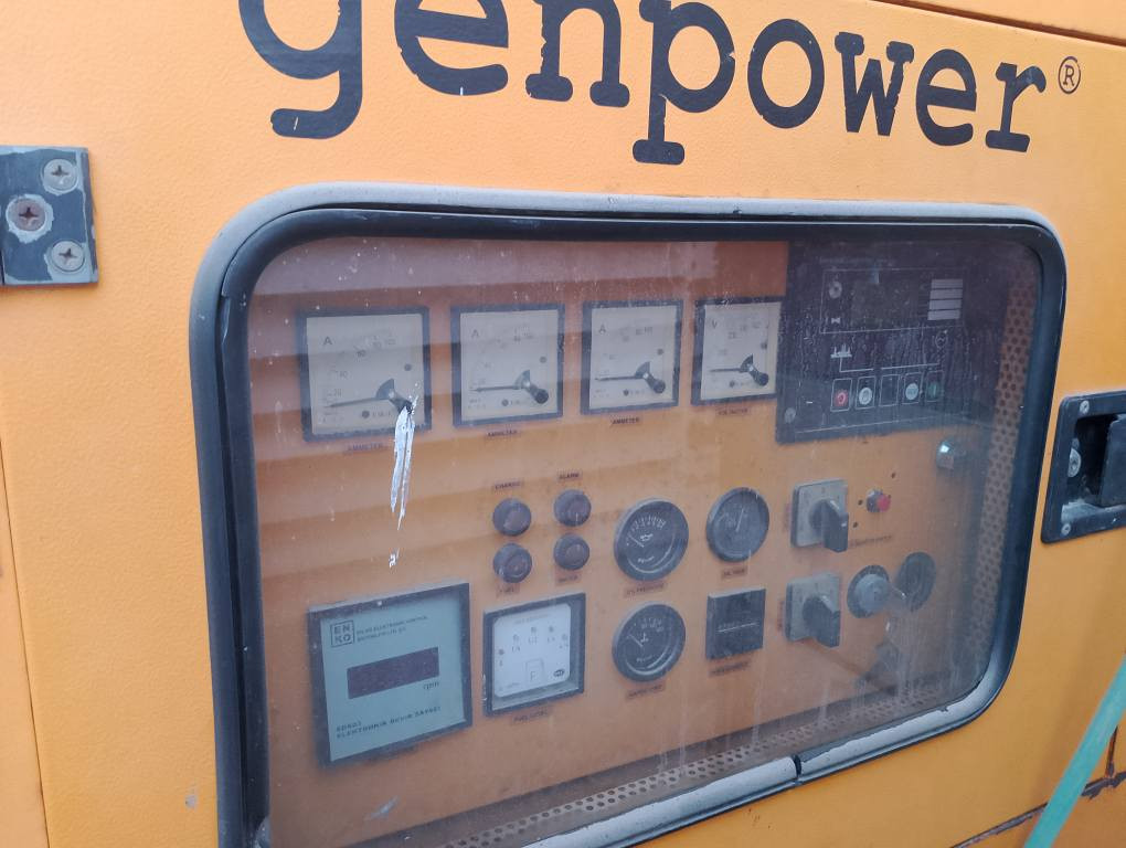 مولد بيركنز انكليزي كاتم 3 بستم سوبر 45 كيفي ثري فيز شاشة حماية تشغيل واطفاء ذاتي  كاملة وجاهزة على الحمل الاتصال *********** اتصل وآني بخدمتك بغداد, العراق
