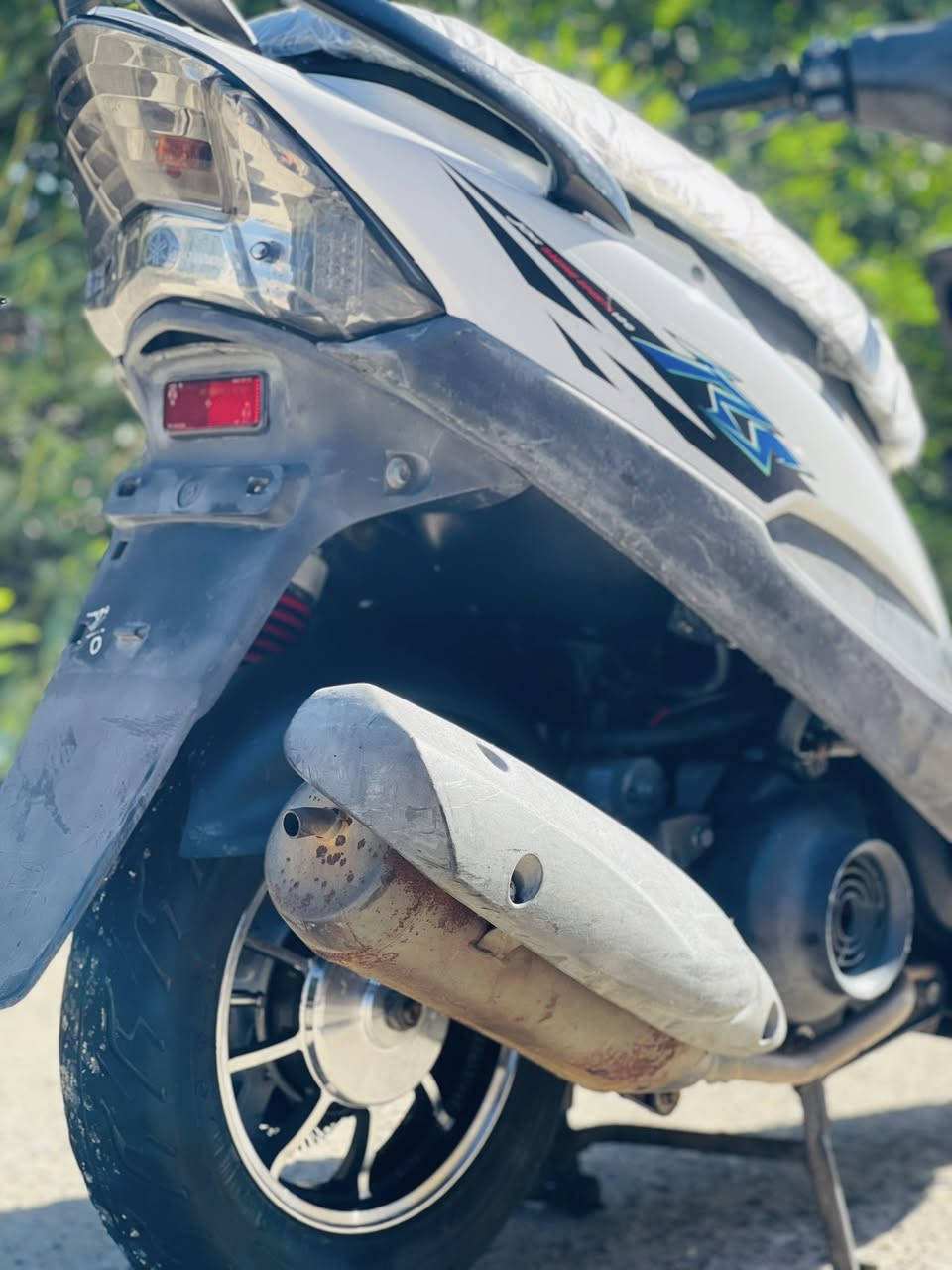 السلا عليكم دراجه ماكس عدله صارله15 يوم من  طالعه من الوكيل دراجه مكفوله وكله شغاله السعر مليون وميه وبيه مجال قليل ***********
